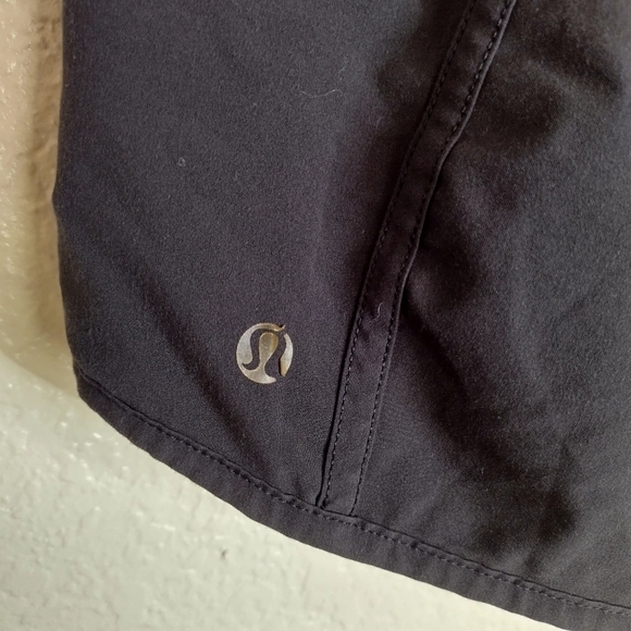 Lululemon Track That Short 4” Sz 4 - Picture 4 of 5